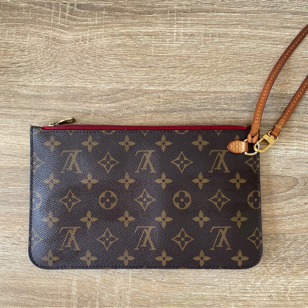Louis Vuitton Neverfull Pouch Wristlet